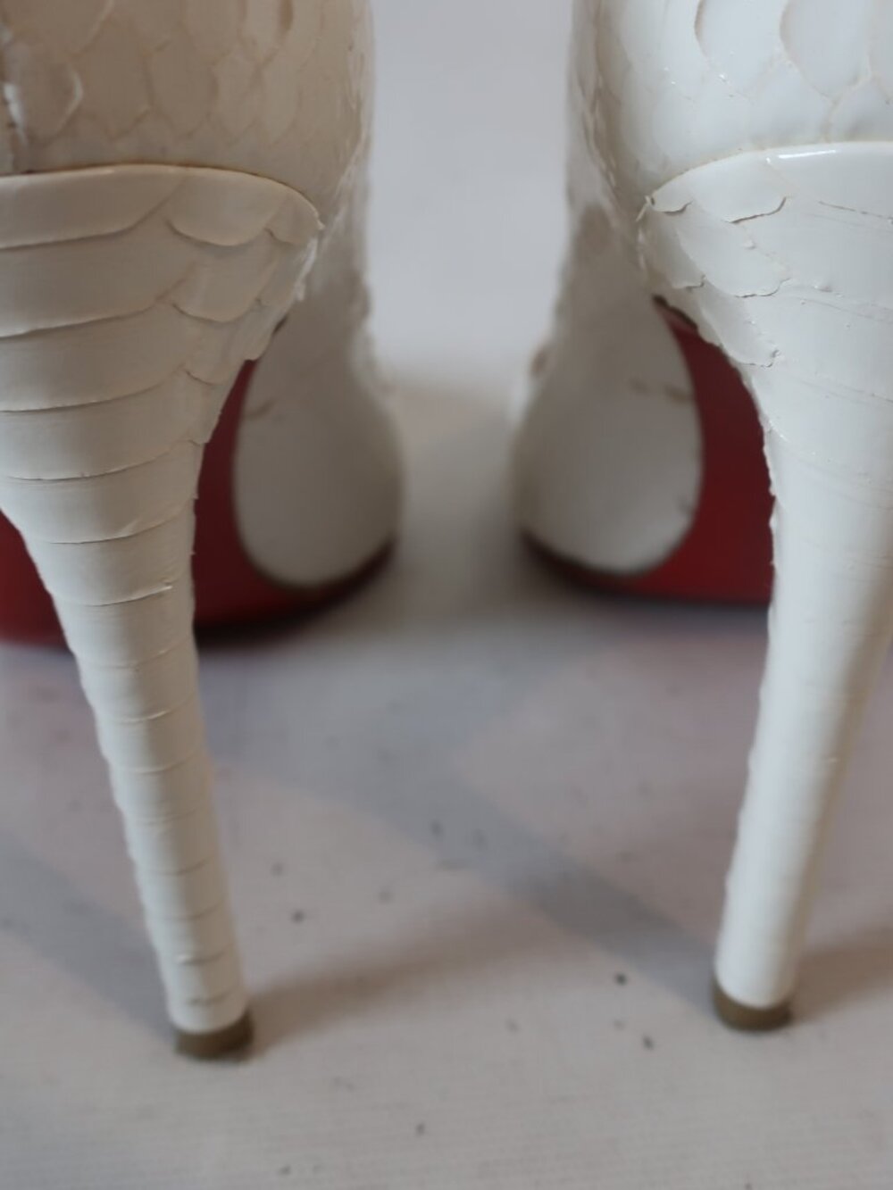 Authentic Christian Louboutin White So Kate Python Leather Heel Pump 38.5 US/8.5 - Picture 11 of 16